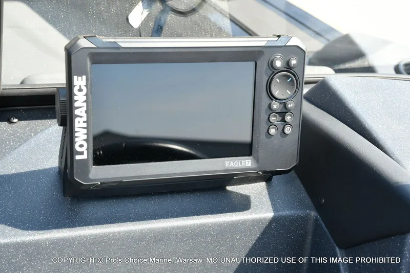 Slide: The Image of Tracker TARGA V-18 Combo w/200HP Pro-XS 2026 - 38