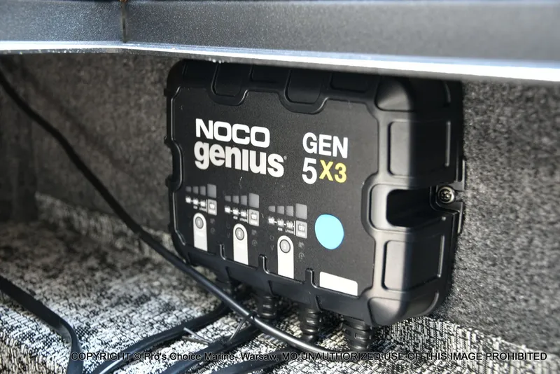 Slide: The Image of Tracker TARGA V-18 Combo w/200HP Pro-XS 2026 - 51