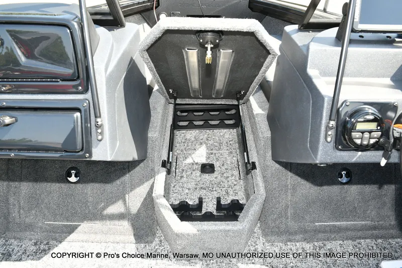 Slide: The Image of Tracker TARGA V-18 Combo w/200HP Pro-XS 2026 - 53