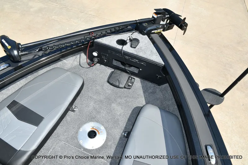 Slide: The Image of Tracker TARGA V-18 Combo w/200HP Pro-XS 2026 - 58