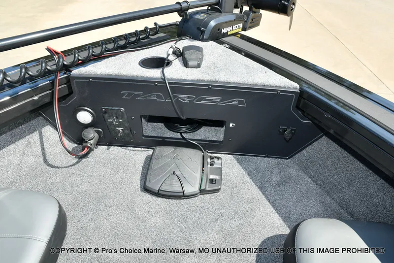 Slide: The Image of Tracker TARGA V-18 Combo w/200HP Pro-XS 2026 - 59