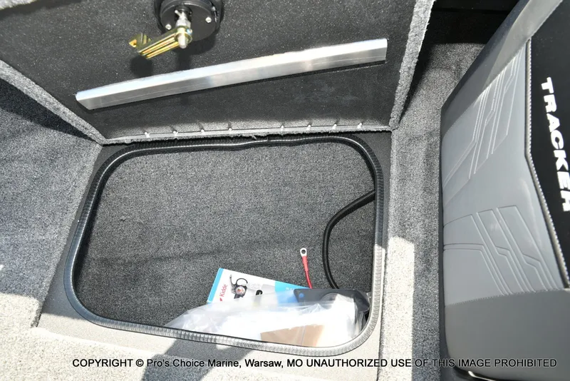 Slide: The Image of Tracker TARGA V-18 Combo w/200HP Pro-XS 2026 - 61