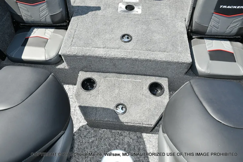 Slide: The Image of Tracker TARGA V-18 Combo w/200HP Pro-XS 2026 - 67