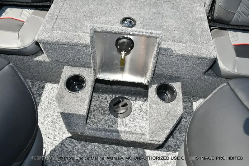 Slide: The Image of Tracker TARGA V-18 Combo w/200HP Pro-XS 2026 - 68