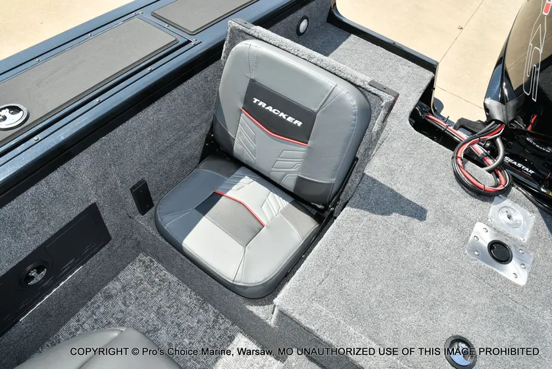 Slide: The Image of Tracker TARGA V-18 Combo w/200HP Pro-XS 2026 - 70