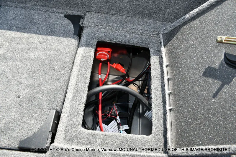 Slide: The Image of Tracker TARGA V-18 Combo w/200HP Pro-XS 2026 - 77