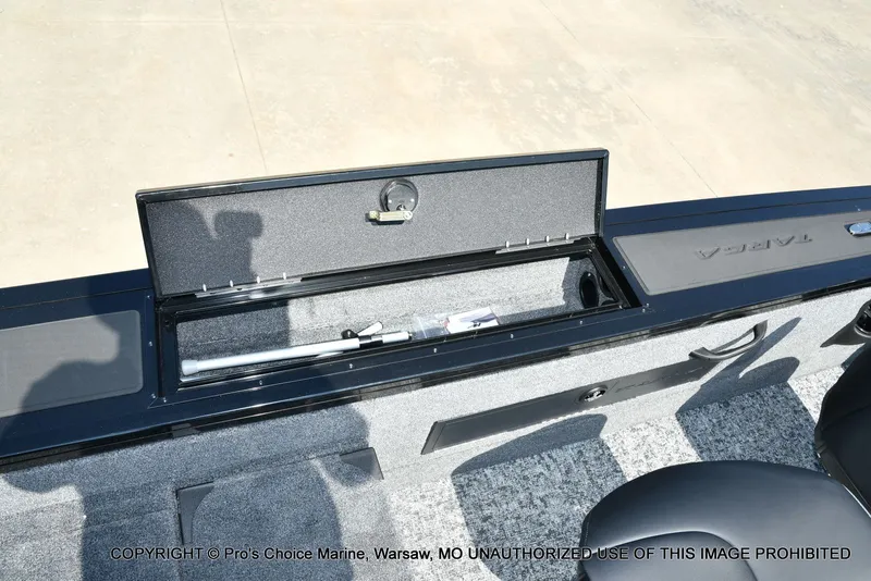 Slide: The Image of Tracker TARGA V-18 Combo w/200HP Pro-XS 2026 - 82