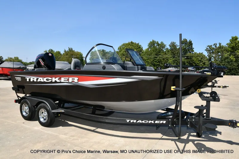 Slide: The Image of Tracker TARGA V-18 Combo w/200HP Pro-XS 2026 - 91