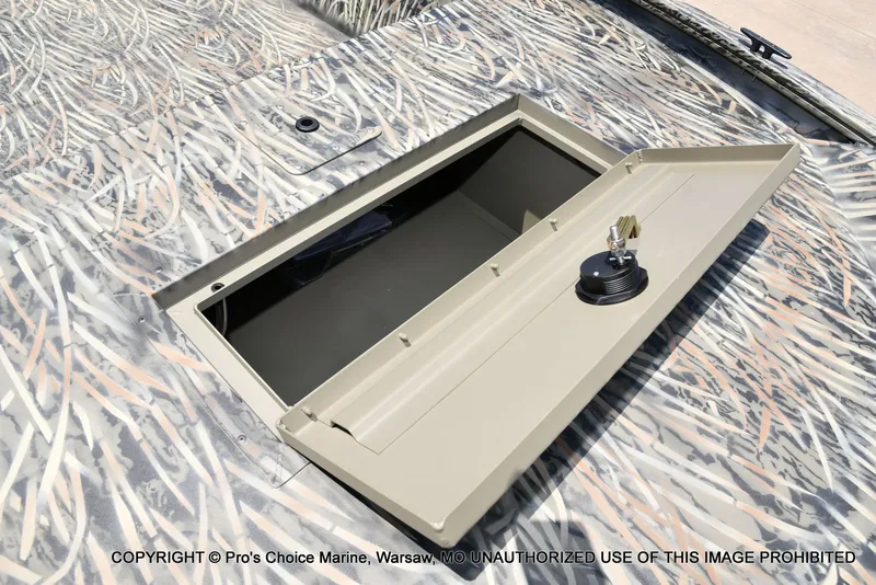 Slide: The Image of Tracker Grizzly 1648 SC Jon w/25HP Mercury 2026 - 10