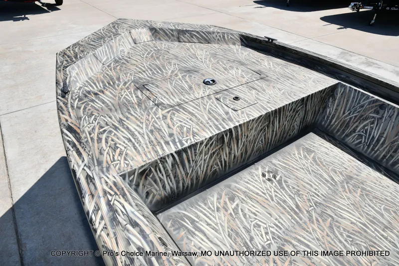 Slide: The Image of Tracker Grizzly 1648 SC Jon w/25HP Mercury 2026 - 12