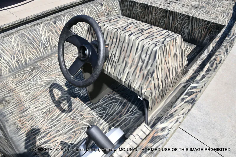 Slide: The Image of Tracker Grizzly 1648 SC Jon w/25HP Mercury 2026 - 13