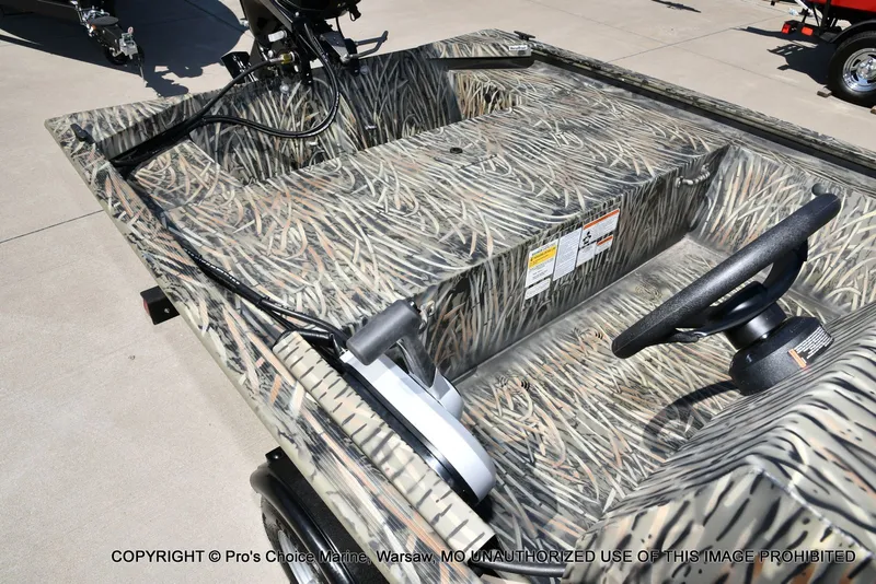 Slide: The Image of Tracker Grizzly 1648 SC Jon w/25HP Mercury 2026 - 14