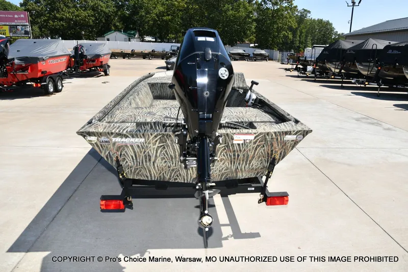 Slide: The Image of Tracker Grizzly 1648 SC Jon w/25HP Mercury 2026 - 19