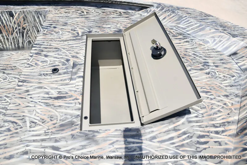 Slide: The Image of Tracker Grizzly 1648 SC Jon w/25HP Mercury 2026 - 9