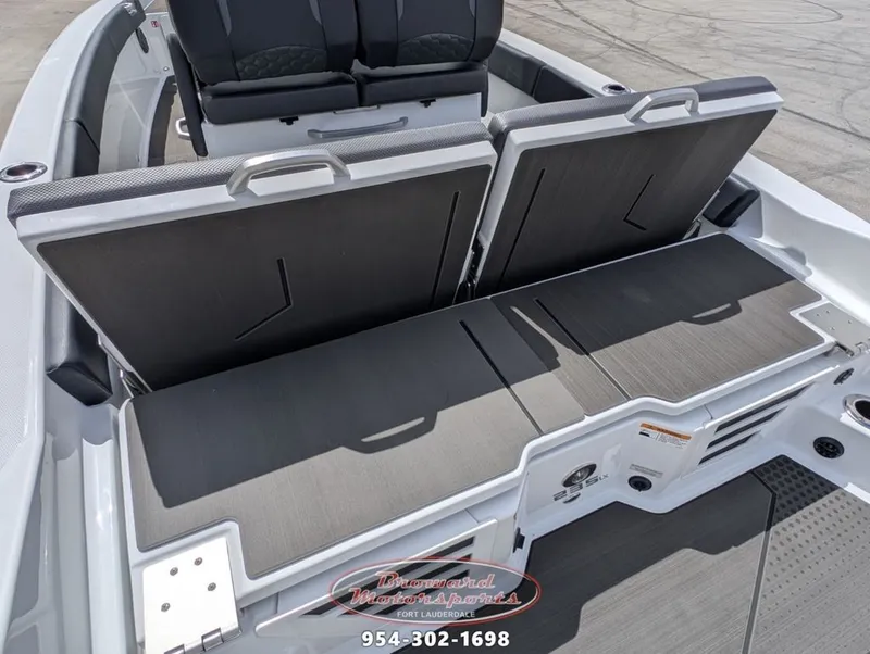 Slide: The Image of Scarab SB235LX 2026 - 14