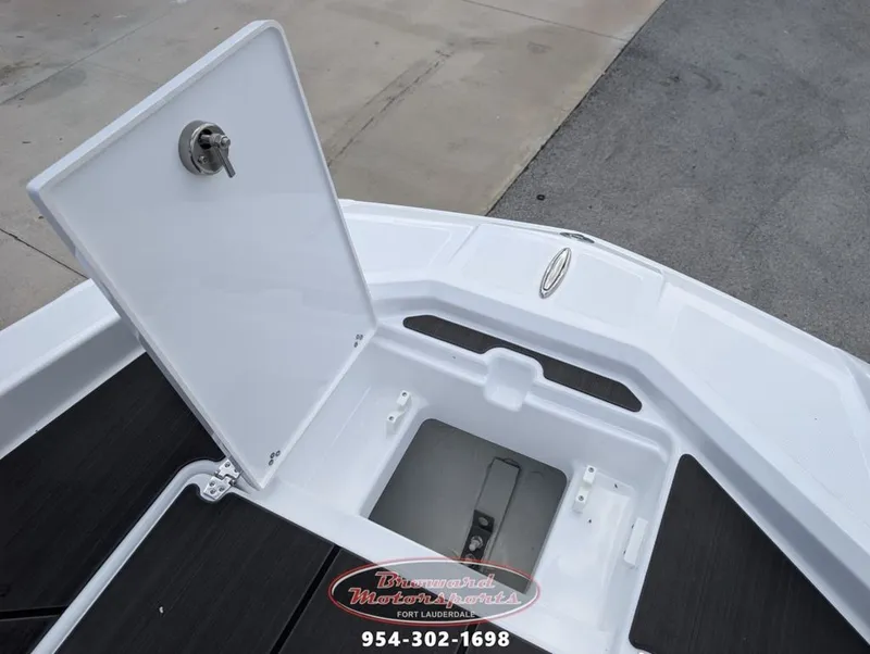 Slide: The Image of Scarab SB235LX 2026 - 30