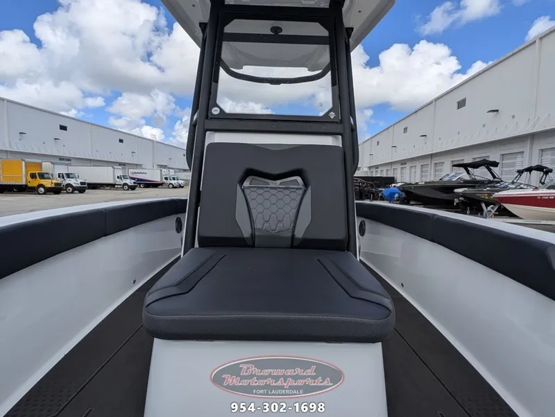 Slide: The Image of Scarab SB235LX 2026 - 31