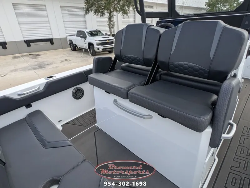 Slide: The Image of Scarab SB235LX 2026 - 34