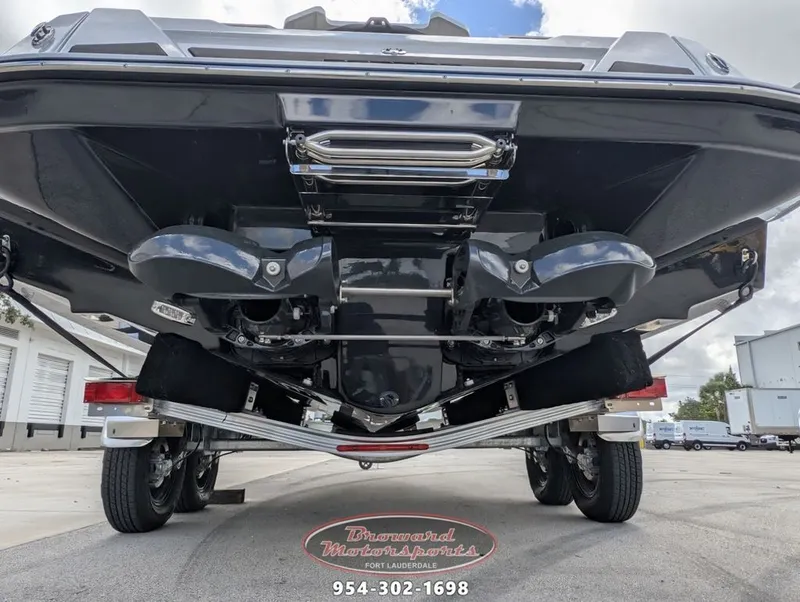 Slide: The Image of Scarab SB235LX 2026 - 37