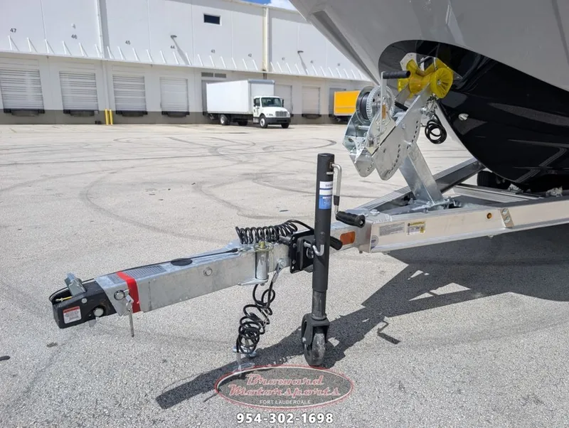 Slide: The Image of Scarab SB235LX 2026 - 8