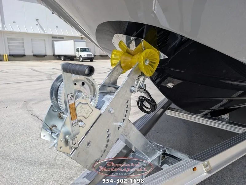 Slide: The Image of Scarab SB235LX 2026 - 9