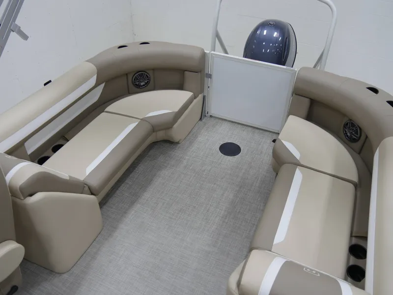 Slide: The Image of Premier 220 Sunscape RF 2026 - 14