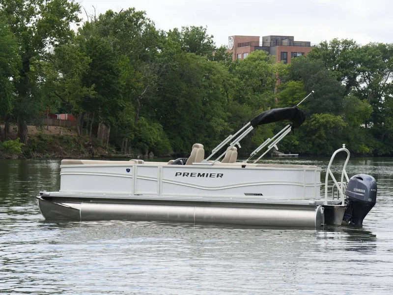 Slide: The Image of Premier 220 Sunscape RF 2026 - 21