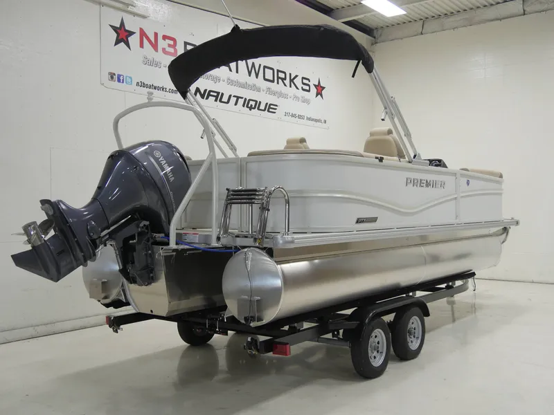 Slide: The Image of Premier 220 Sunscape RF 2026 - 3