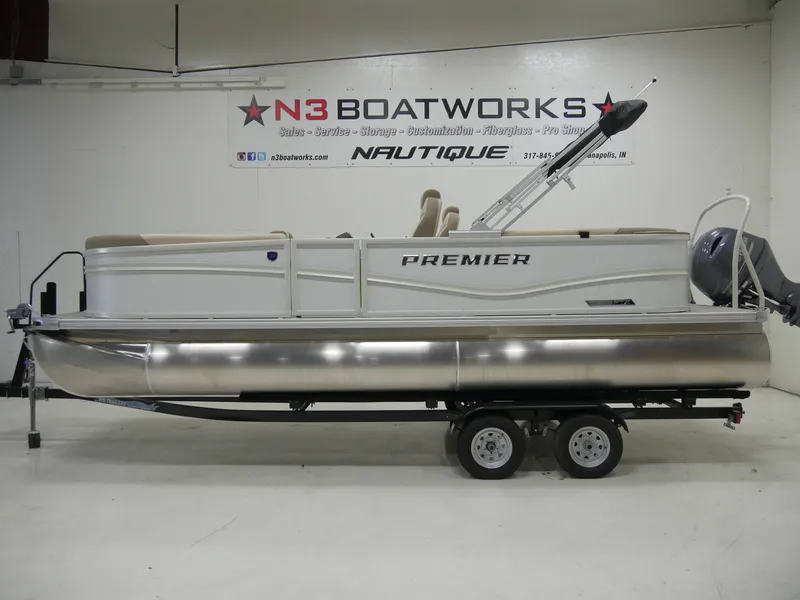 Slide: The Image of Premier 220 Sunscape RF 2026 - 4