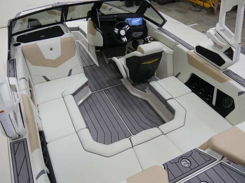 Slide: The Image of Nautique Super Air Nautique GS20 2026 - 11