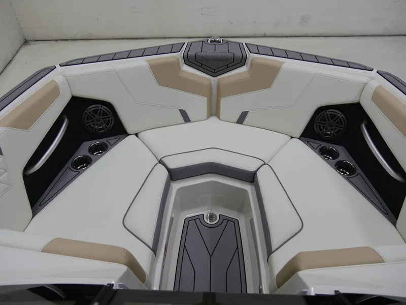 Slide: The Image of Nautique Super Air Nautique GS20 2026 - 15