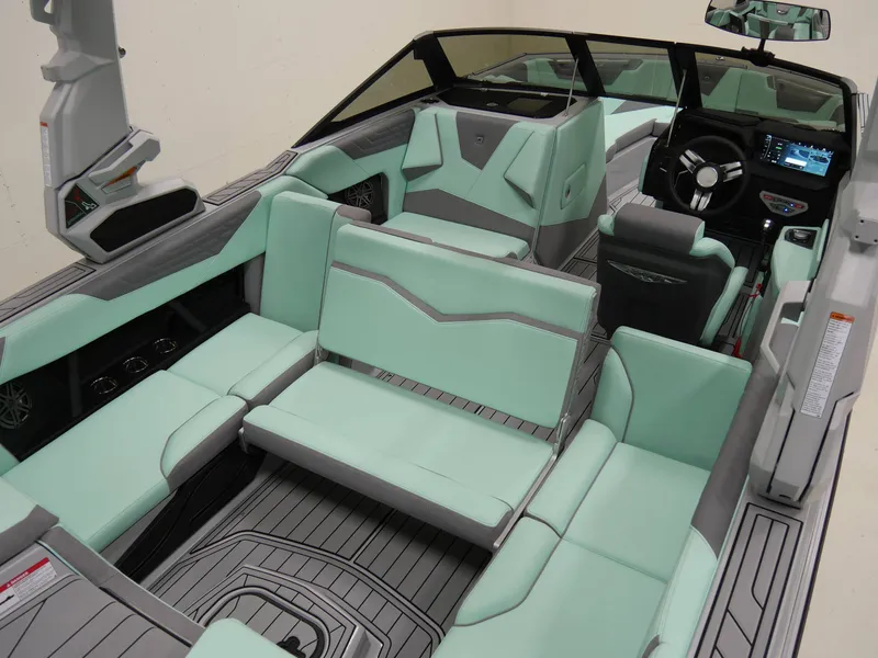 Slide: The Image of Nautique Super Air Nautique S23 2026 - 10