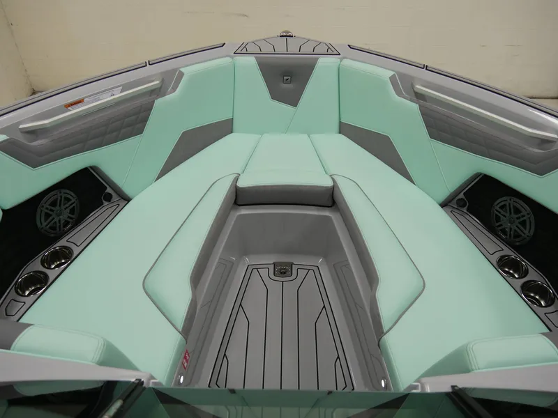 Slide: The Image of Nautique Super Air Nautique S23 2026 - 17