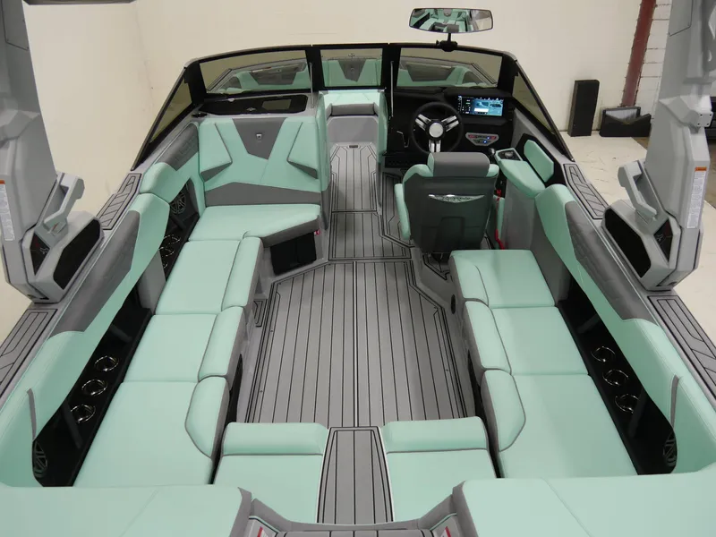 Slide: The Image of Nautique Super Air Nautique S23 2026 - 8