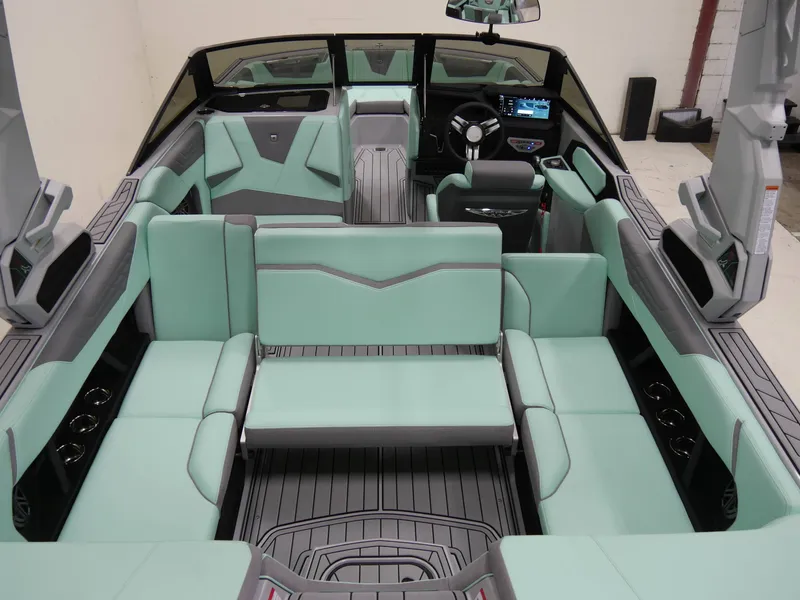 Slide: The Image of Nautique Super Air Nautique S23 2026 - 9