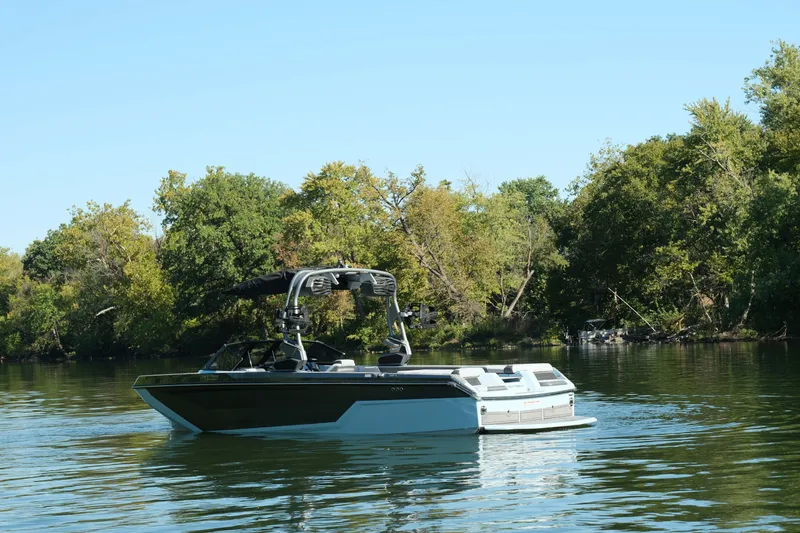 Slide: The Image of Nautique GS24 2026 - 26