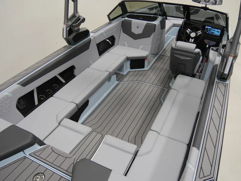 Slide: The Image of Nautique GS24 2026 - 8