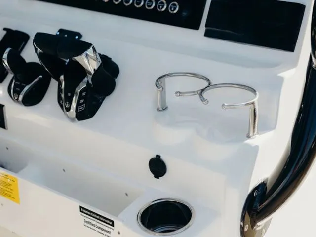 Slide: The Image of Key West 260 Center Console 2026 - 9