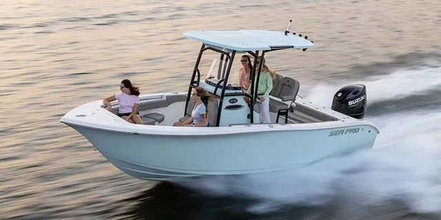 Slide: The Image of Sea Pro 222 CC W/200HP 2025 - 12