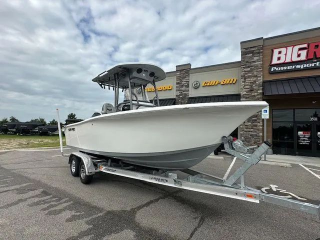 Slide: The Image of Sea Pro 222 CC W/200HP 2025 - 2