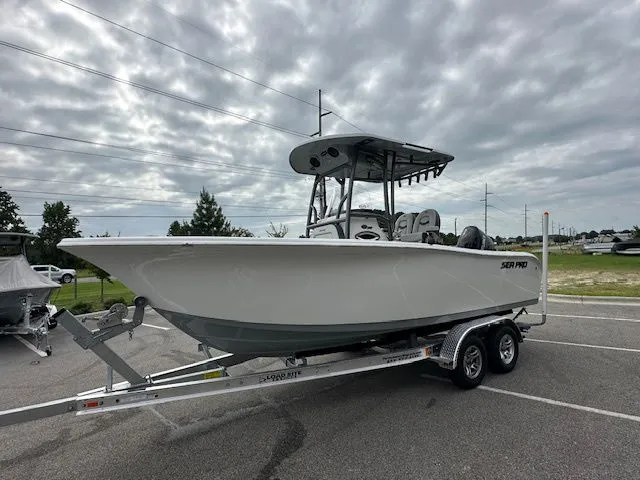 Slide: The Image of Sea Pro 222 CC W/200HP 2025 - 3