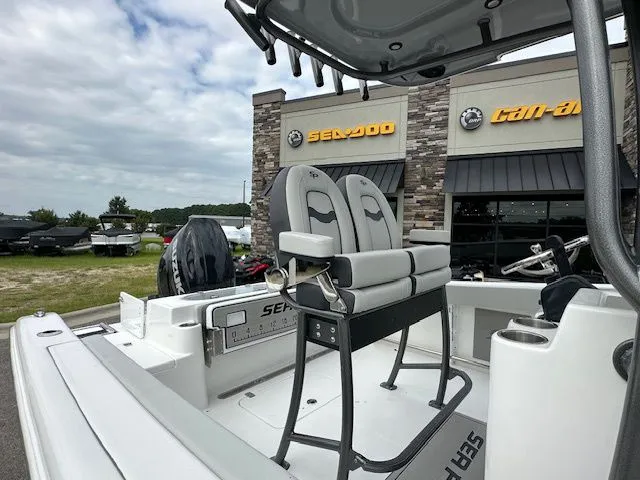 Slide: The Image of Sea Pro 222 CC W/200HP 2025 - 9