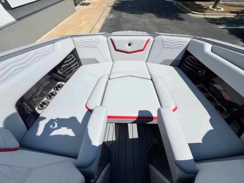 Slide: The Image of Nautique G23 2026 - 51