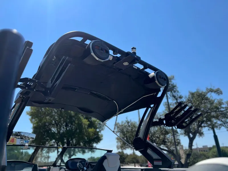 Slide: The Image of MasterCraft X24 2023 - 10