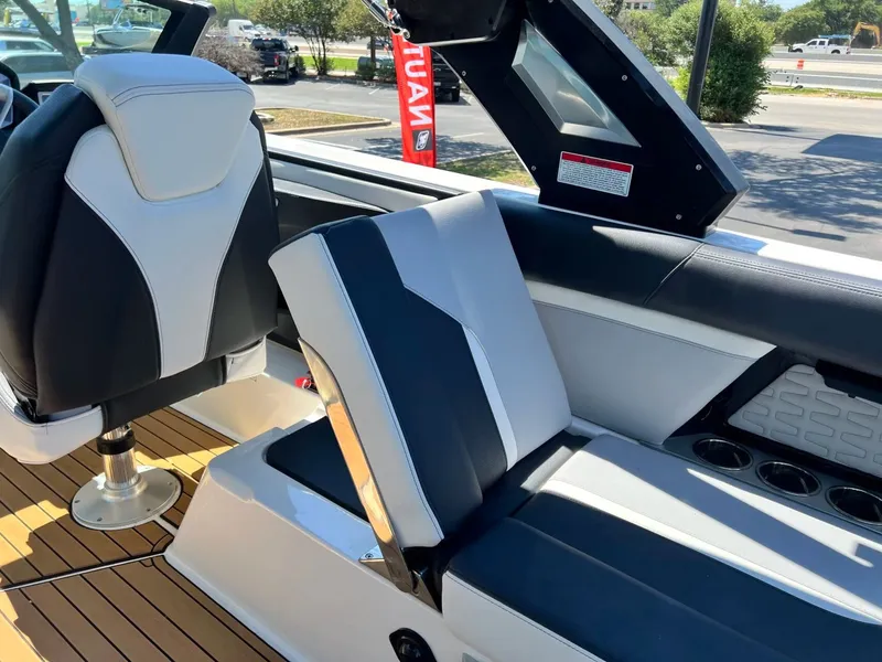 Slide: The Image of MasterCraft X24 2023 - 26