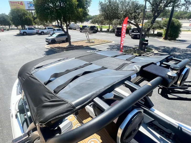 Slide: The Image of MasterCraft X24 2023 - 30