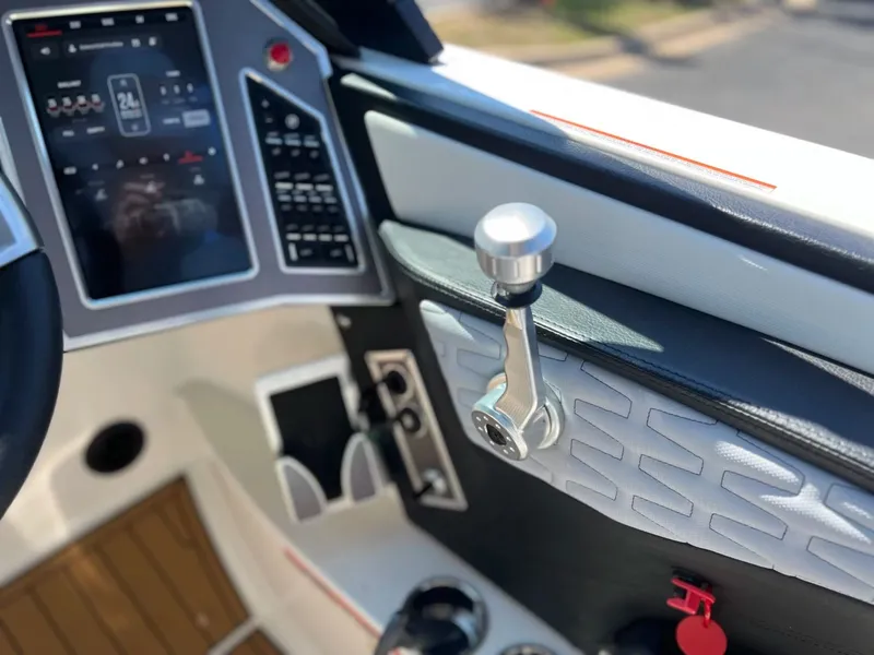 Slide: The Image of MasterCraft X24 2023 - 33