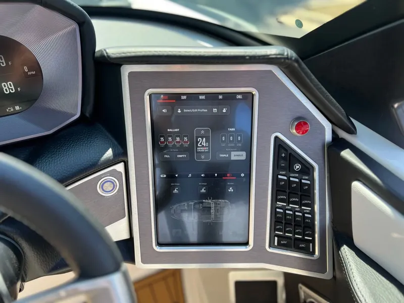 Slide: The Image of MasterCraft X24 2023 - 34