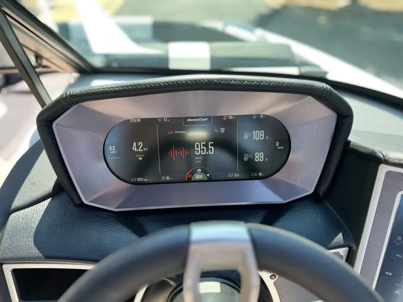 Slide: The Image of MasterCraft X24 2023 - 35