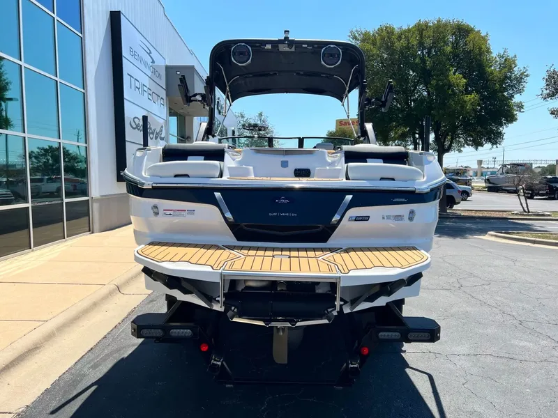 Slide: The Image of MasterCraft X24 2023 - 4